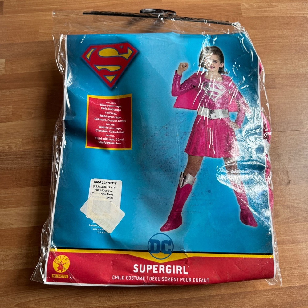 Super girl Halloween costume size 4/6 nwt pink